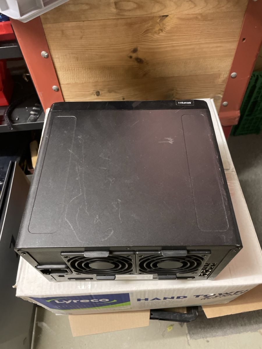 Synology Server: NAS Server Synology DS1512+ ungetestet  – Difettoso da Abtwil SG venduto da Kueng.MultiOutlet 3