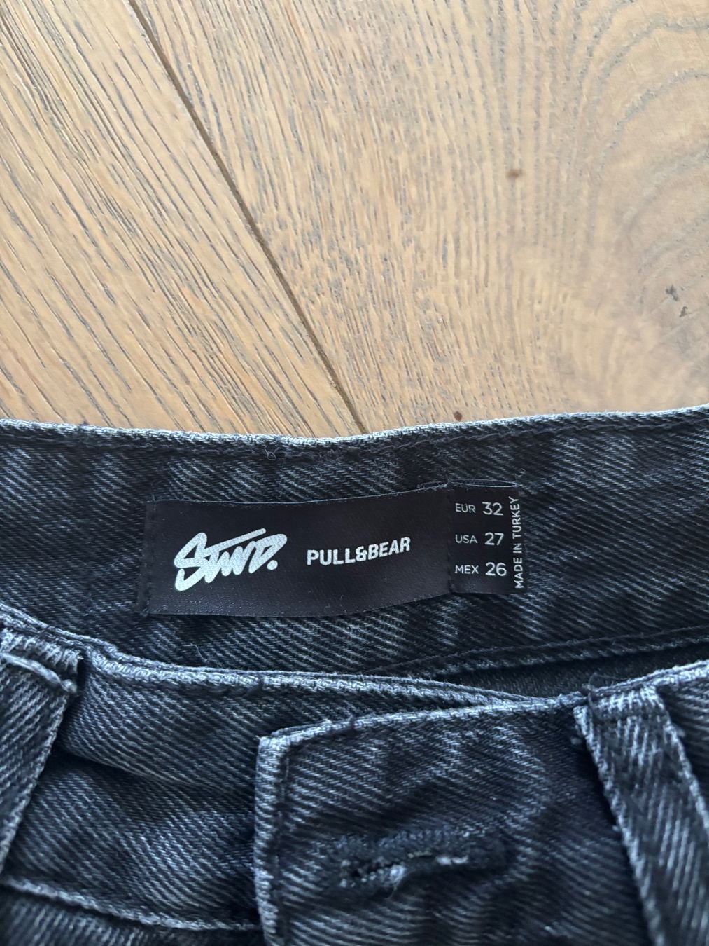 Pull&Bear Jeans: Schwarze Jorts Pull and Bear – Usato da Trübbach venduto da Nico.Broder 2