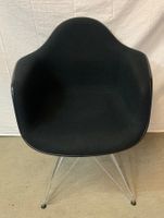 Eames Plastic Armchair DAR mit Vollpolster in top Zustand!
