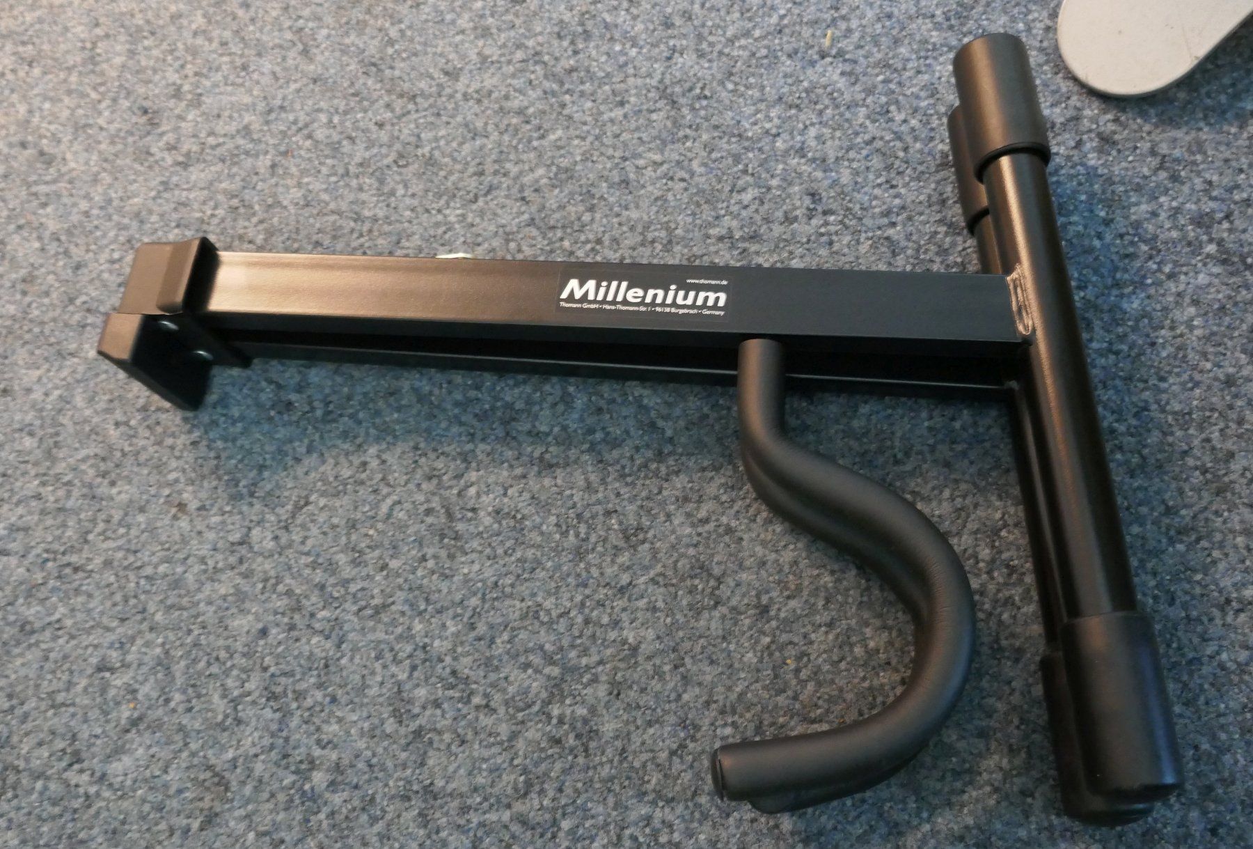 Millenium Supports pour instruments & partitions: Gitarrenständer – D'occasion à Wenslingen par FairlightCMI 3