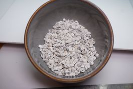 Howlith Trommel-Wassersteine – 100g –Pro Gebot