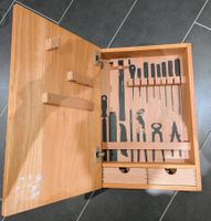 Hochwertiger Werkzeugschrank aus Holz mit Schubladen