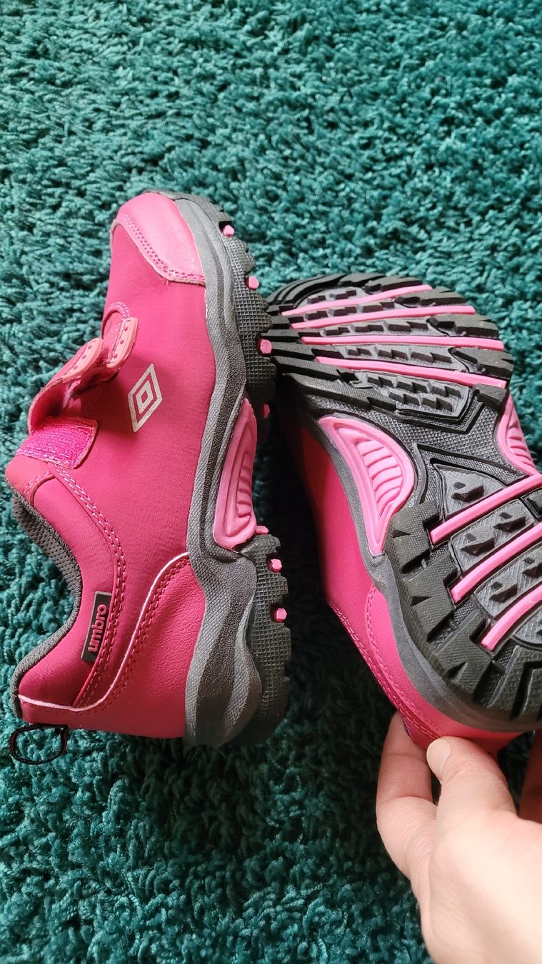 Scarpe per ragazzi: Umbro Kinderschuhe Gr. 34, Neu – Nuovo e nell'imballaggio originale da Warth venduto da aussieaussie 1