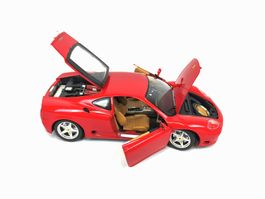 BBURAGO FERRARI 360 Modena 1999 Rot | Maßstab 1:18