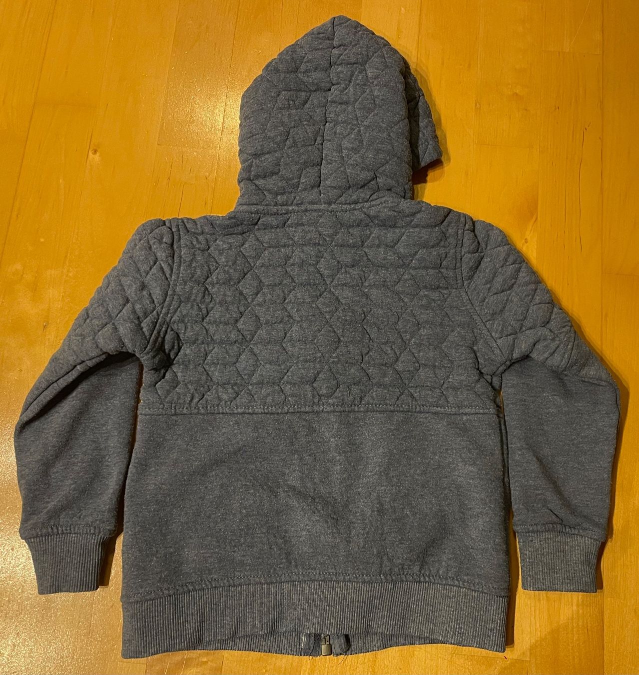 Pullover & Sweatshirts: Pullover, Trainerjacke Gr 104 – Gebraucht aus Hüntwangen von fra_7nd2 1