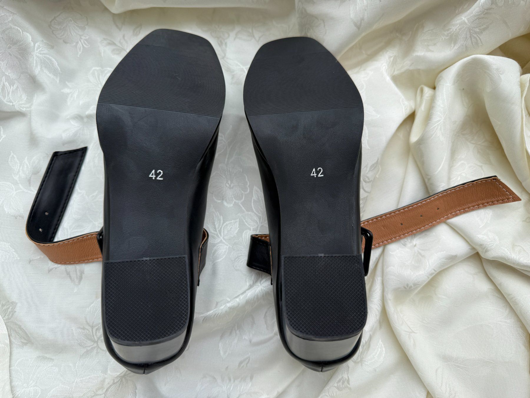 Scarpe da donna: Damenschuhe Größe 42 NEU – Usato da Vacallo venduto da cri_229f 3