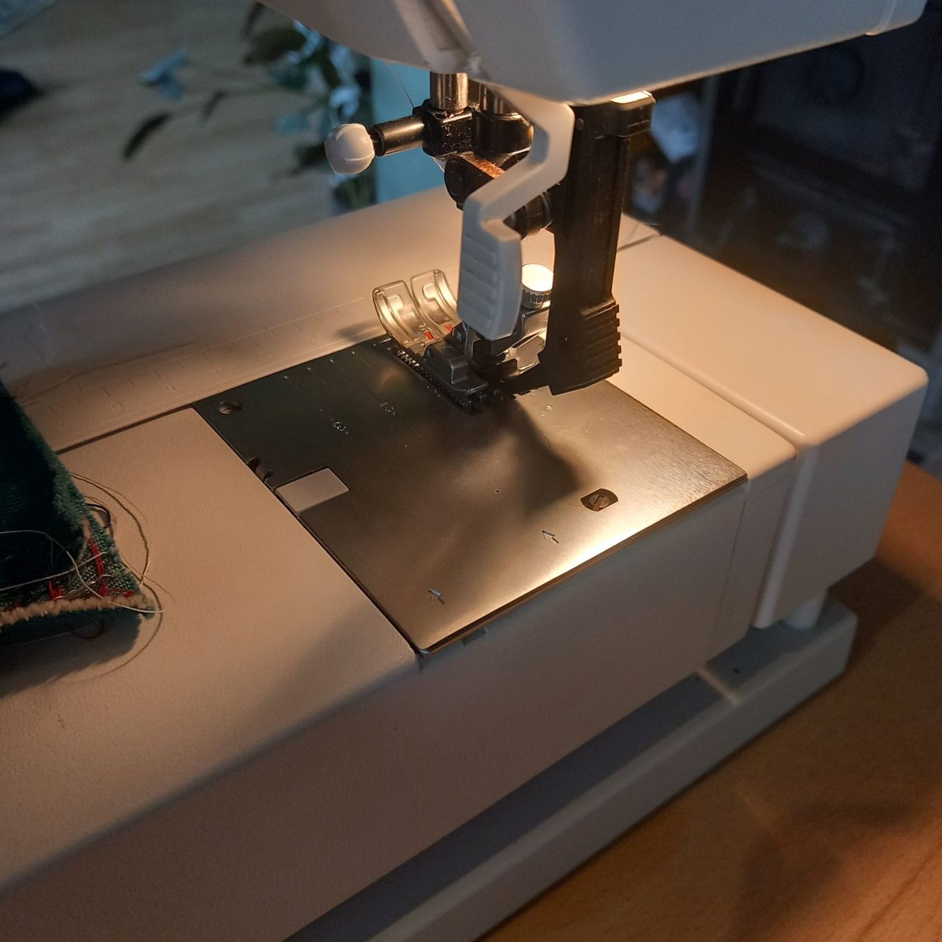 Pfaff Macchine da cucire: Nähmaschine Pfaff creative 7510 – Usato da Ganterschwil venduto da zaz_h9b6 6