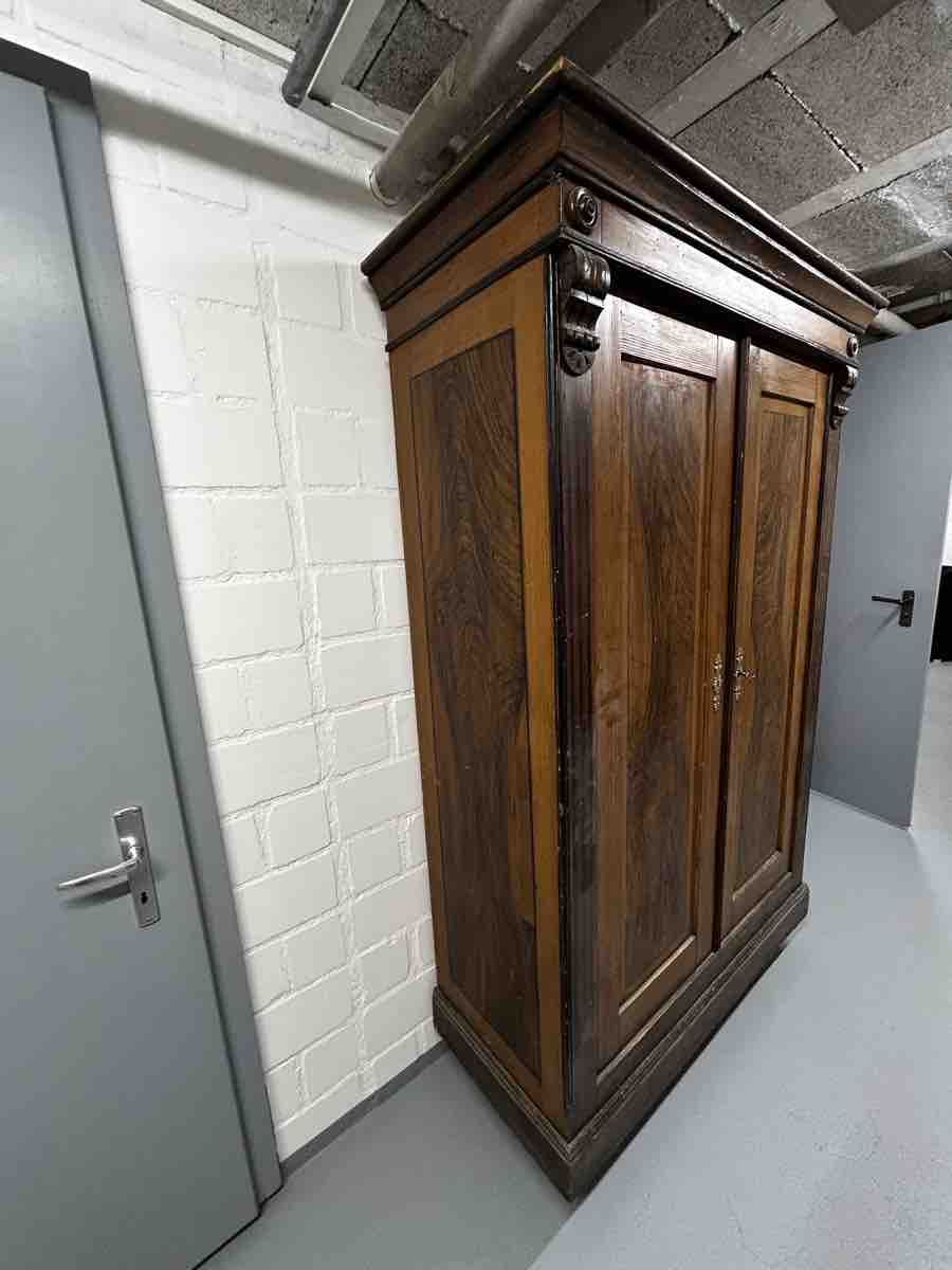 Armadi: Alter Bauernschrank – Usato da Oberkirch LU venduto da artbar 1