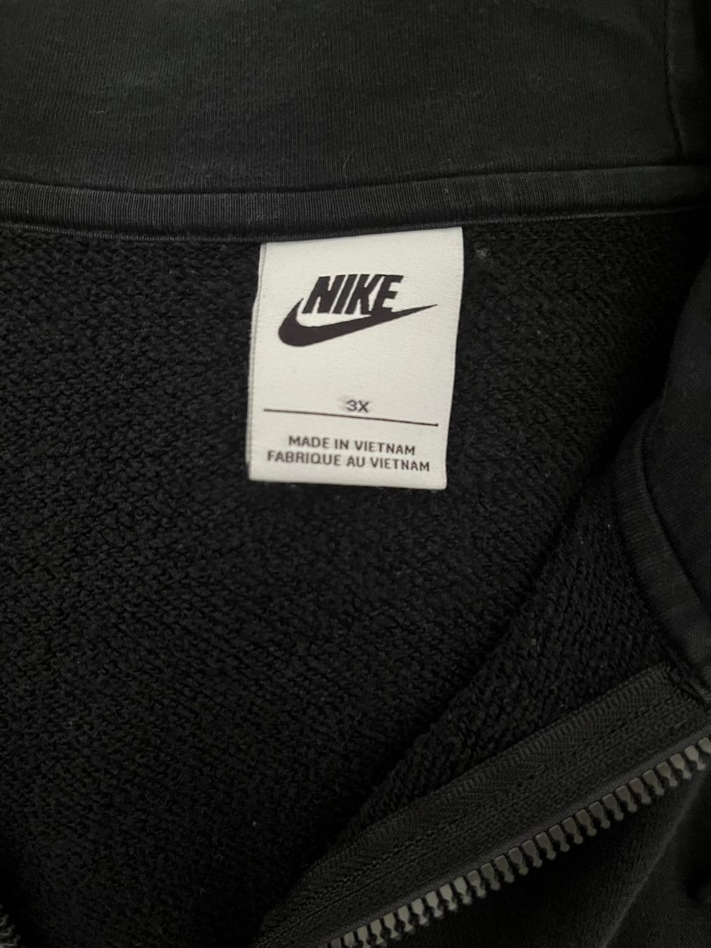 Nike Jacken: Schwarze Nike Jacke – Gebraucht aus Schaffhausen von Gavran02 2