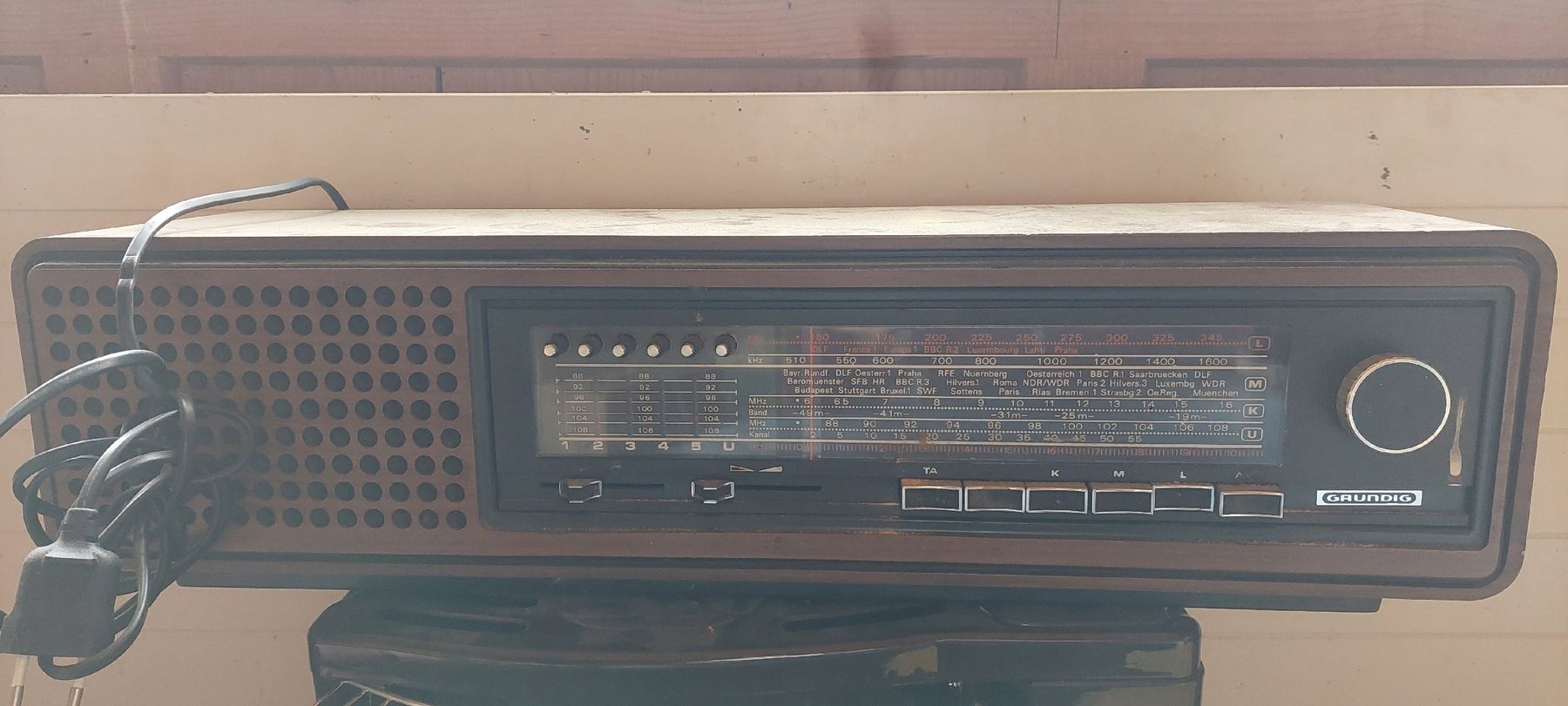 Grundig Radio: Grundig Designstück – Difettoso da Zürich venduto da Ikomerz