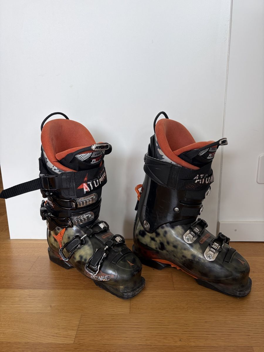 Atomic Scarpe da uomo: Bottes de ski Atomic pour homme taille 42 – Usato da Thalwil venduto da mjgarnier