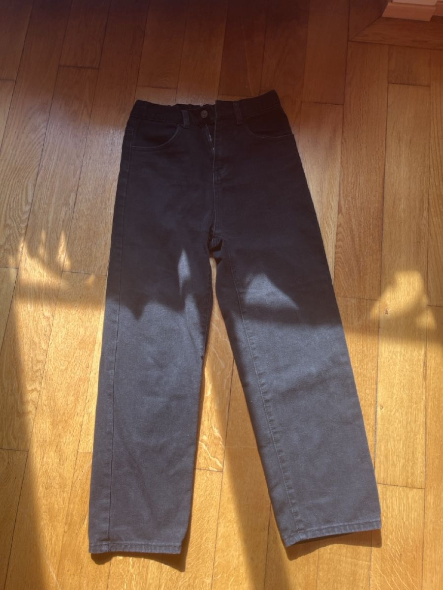Pantaloni: Pantalon jean noir taille s  – Nuovo (secondo la descrizione) da Lausanne venduto da LorenaOrtega