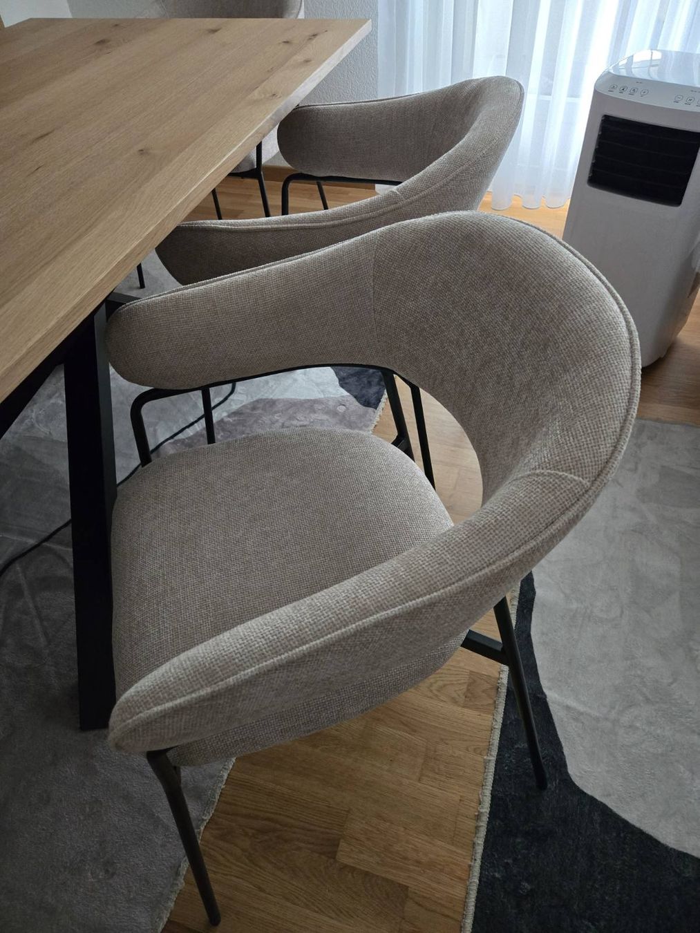Tischset: Holz Esstisch mit 6 Designer Stühlen von CLARS – Gebraucht aus Rüti ZH von ale_v8cn 8