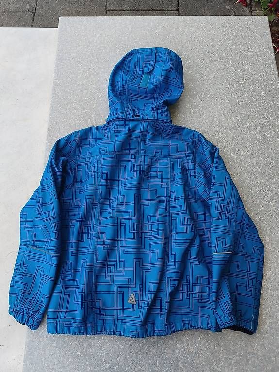 Giacche & Cappotti: Softshell Jacke mit Kapuze in Grösse 140 – Usato da Eschlikon TG venduto da schwellbi 2