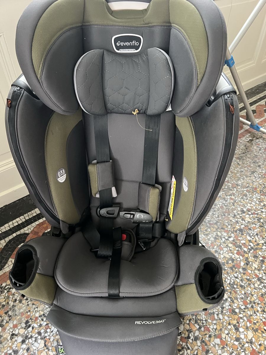 Seggiolini per auto: Evenflo Revolve360 Kindersitz grau 14 Positionen – Usato da Oberägeri venduto da rus_7vhx 2