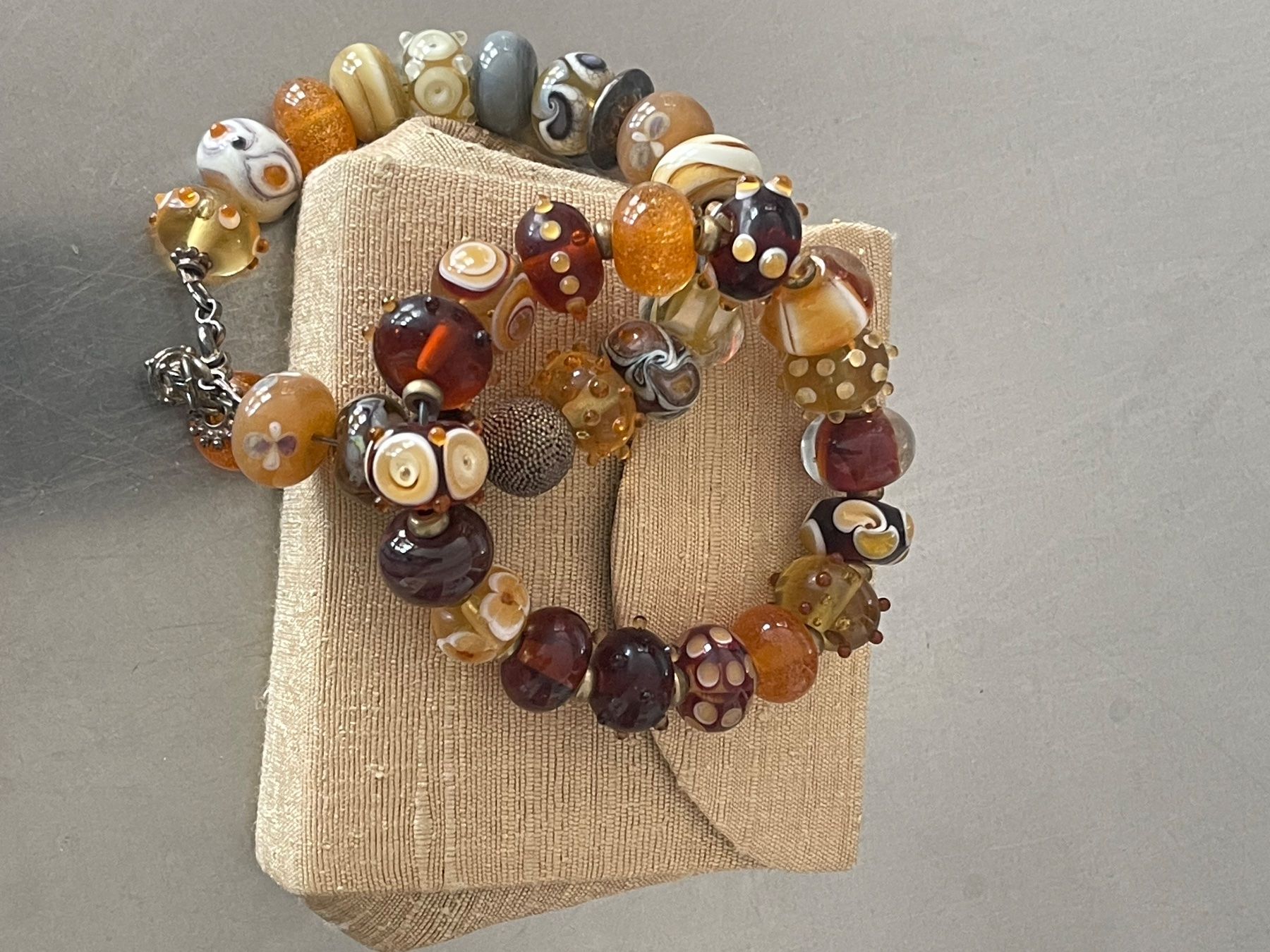 Bracciali & Braccialetti: 2 Wunderschöne Armbänder mit Glasperlen – Usato da Trin venduto da Plusminus2 3