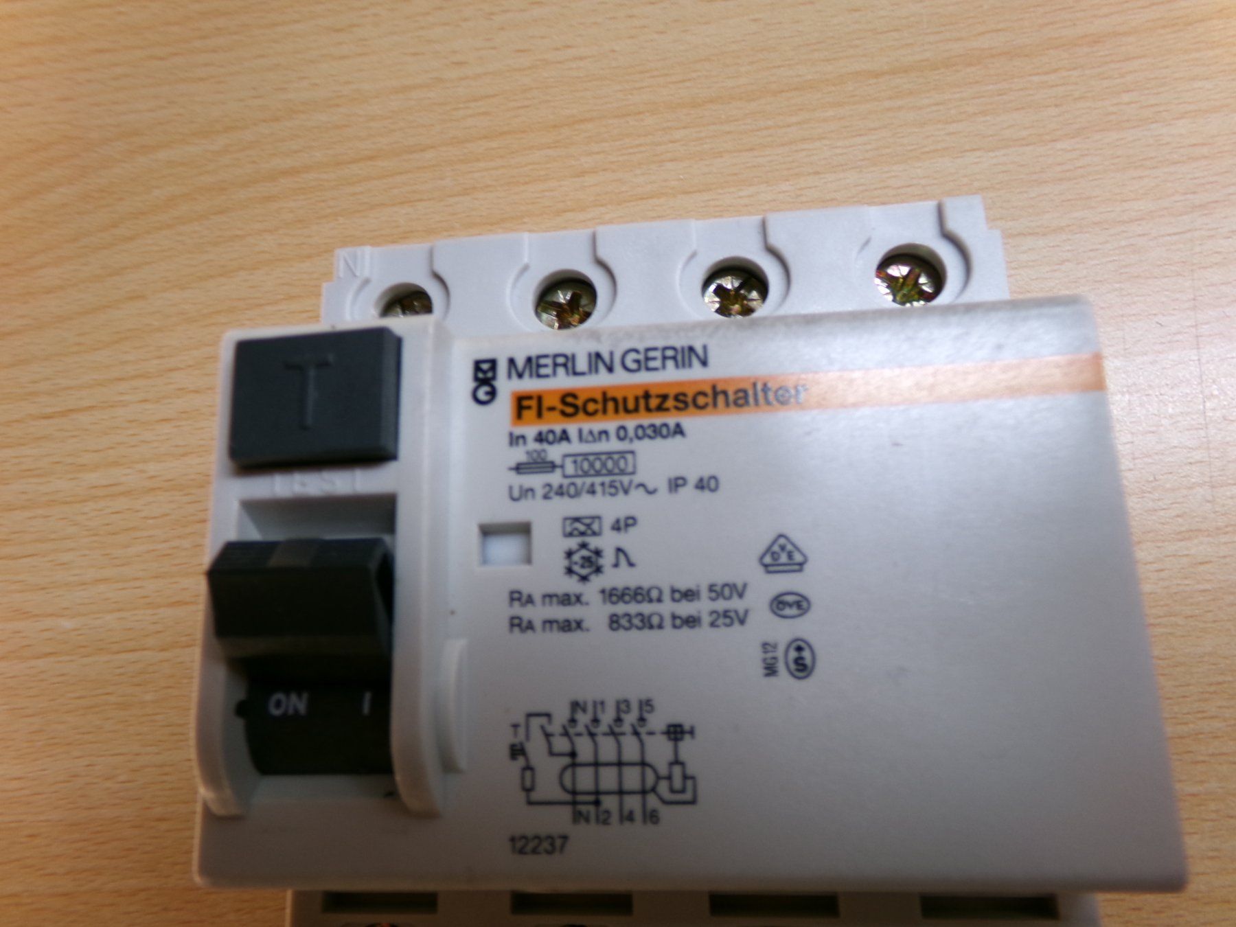 Schalter: FI 4pol. 40A 30mA Merlin Gerin – Gebraucht aus Hombrechtikon von Maloev17 1