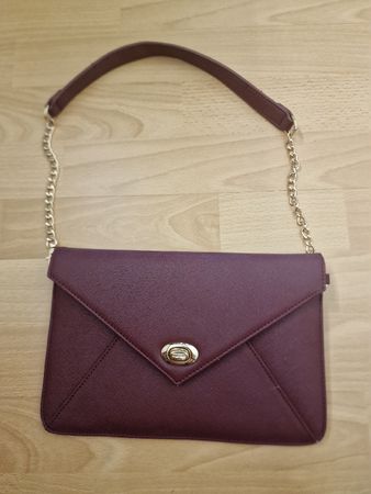 Damen Tasche bordeauxrot mit Kettentragriemen neu