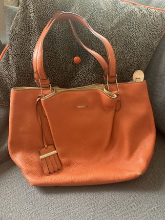 Tod's Shopper aus Leder in Orange - Ideal für den Herbst!