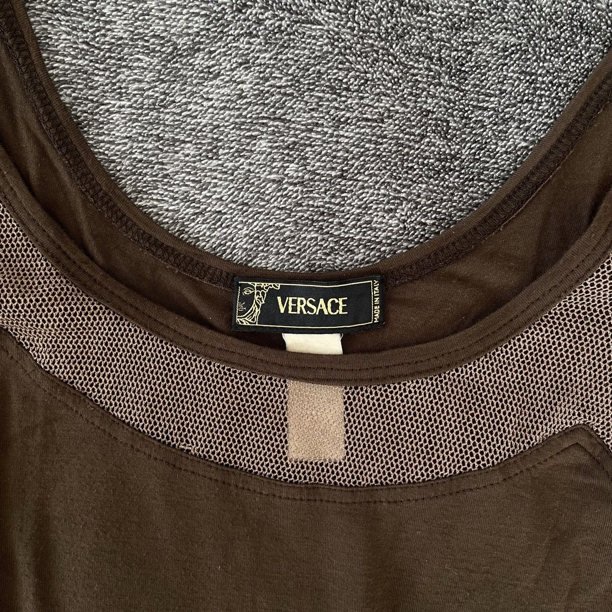 Versace Top: Versace Braunes Top – Nuovo (secondo la descrizione) da Zug venduto da saskia-chiara 1