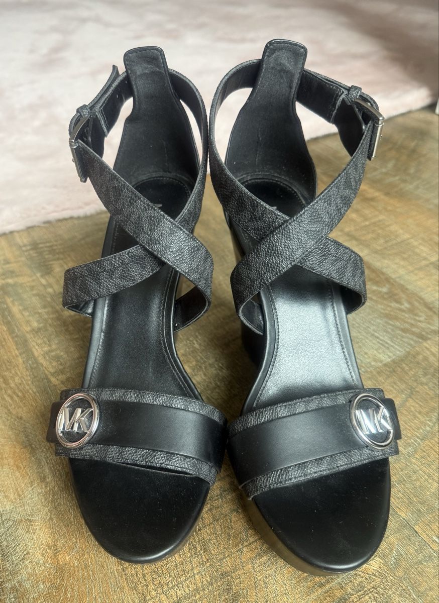 Michael Kors Scarpe da donna: Michael Kors Damen Sandale Gr. 38 – Usato da Lachen SZ venduto da zsucard 2
