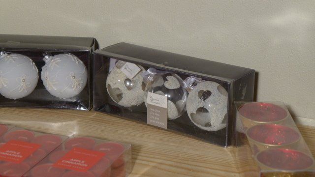 Alle Dekorationen: Weihnachtsdeko: Kugeln, Teelichter, Duftkerzen – Gebraucht aus Zürich von inf_gt6t 4