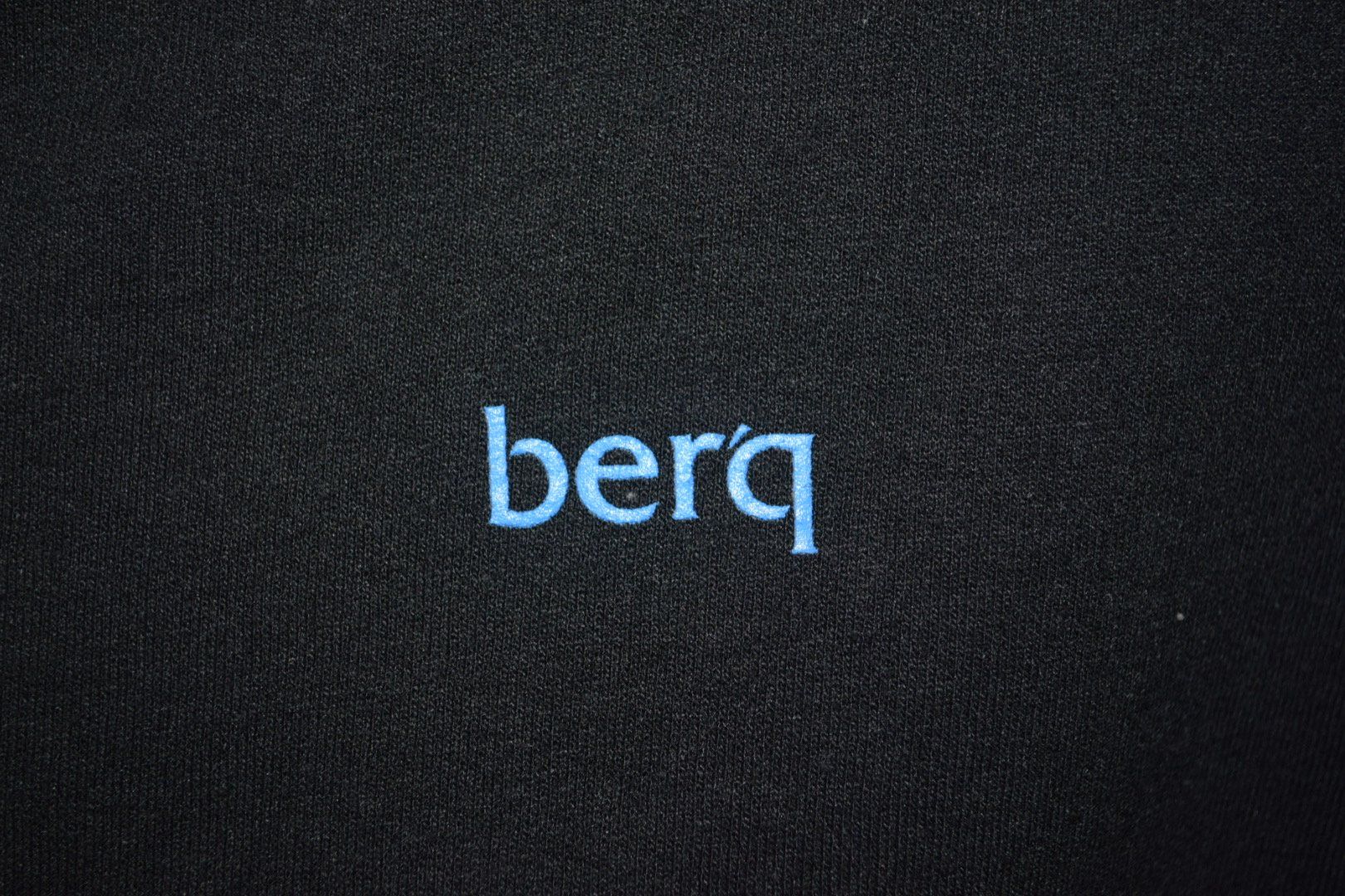 Maglioni & Felpe: Berq Hoodie schwarz Grösse S – Usato da St. Gallen venduto da Lena_T 1
