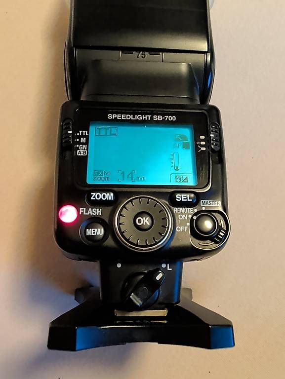 Nikon Blitze: Nikon Speedlight SB-700 – Gebraucht aus Rieden AG von Sascha88