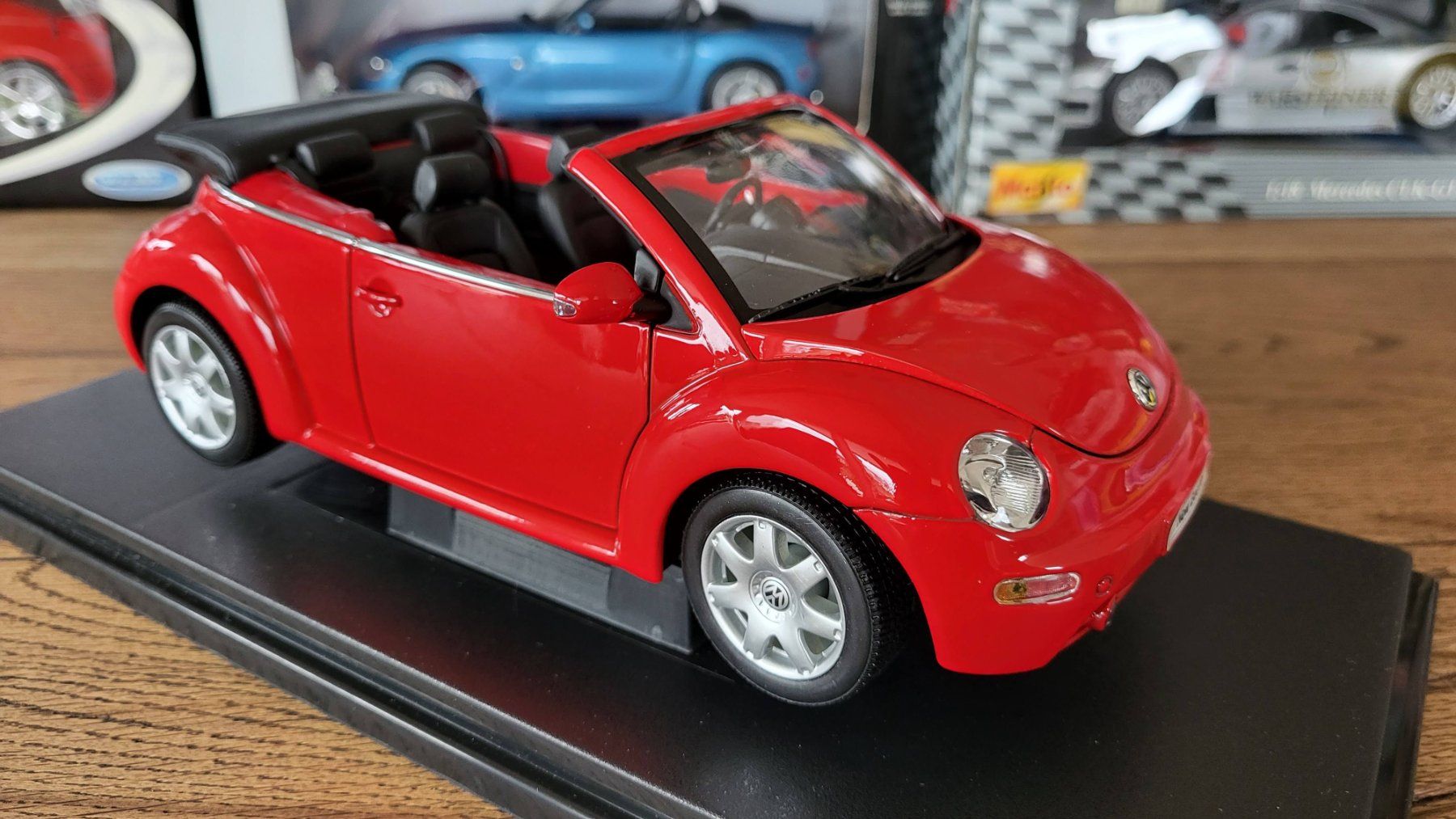 Welly Modellautos: VW New Beetle Convertible 1:18 Welly – Gebraucht aus Rothrist von Juana5 2