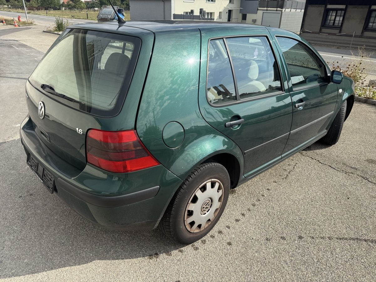 VW Autos: VW Golf – D'occasion à Niederbipp par baggerch 2