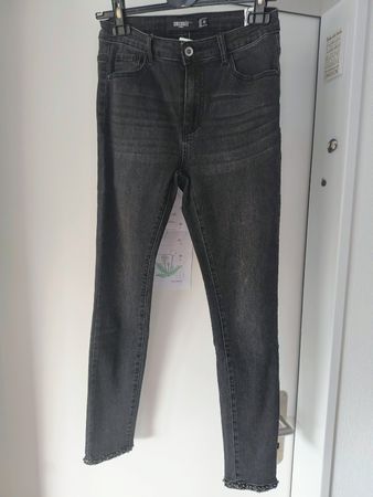Damen Jeans dunkelgrau Grösse M, mit Applikation
