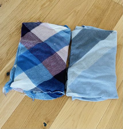 2 SCHALS KAROMUSTER BLAU unbenutzt 