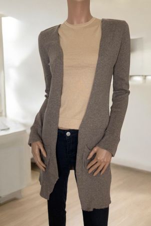 Feines Strickjäckchen von Bershka