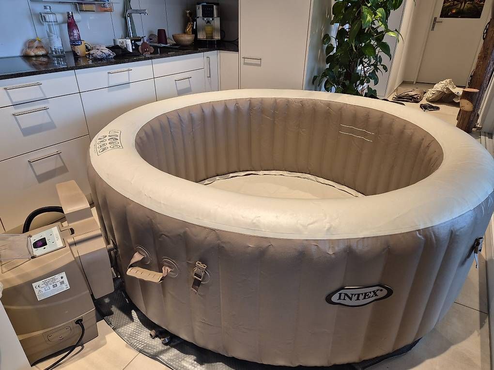 Whirlpool: Intex PureSpa Bubble Massage Set – Gebraucht aus Felben-Wellhausen von mar_f6cx
