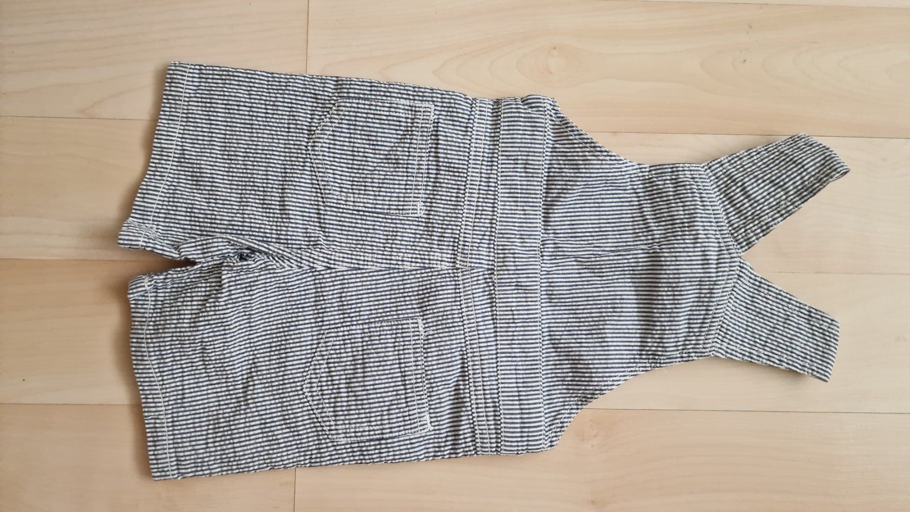 Pantaloni: Kurze Latzhose smile gr74 – Usato da Winterthur venduto da Mmondeo 1