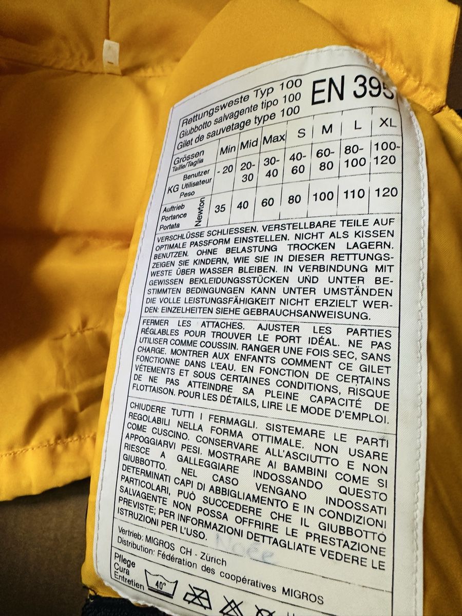 Gilets de sauvetage: Rettungsweste Mini mit Kopfstütze – D'occasion à Luzern par Mari7977 2