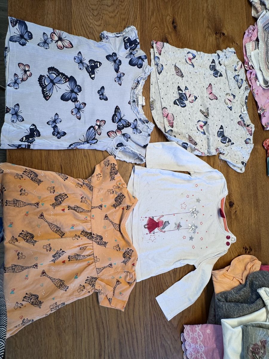 Lotti & Set di vestiti: Mädchenkleiderpaket ca Gr. 80/86 Sommer  – Usato da Niederbüren venduto da Oetschli 7