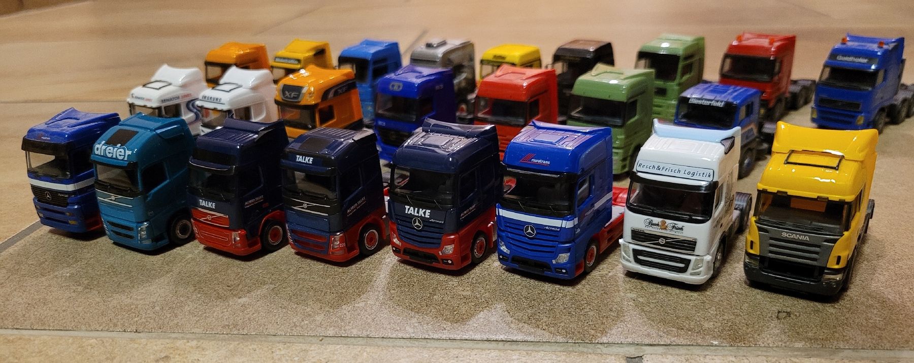 Herpa Kit di modellismo & Modellini statici: Herpa LKW's 1:87 – Usato da Hettiswil venduto da kuese85 7