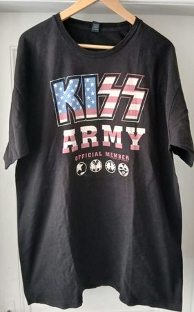 Verkaufe ein originales KISS Army „Official Member“ T-Shirt 