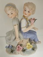 Statue Skulptur Porzellan 14 cm ×18 cm - Mädchen und Junge