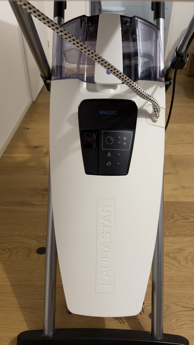 Laurastar Bügeleisen: Laurastar MAGIC i-F1 Dampfbügelsystem -> TEILDEFEKT – Gebraucht aus Merenschwand von stardust.12 2