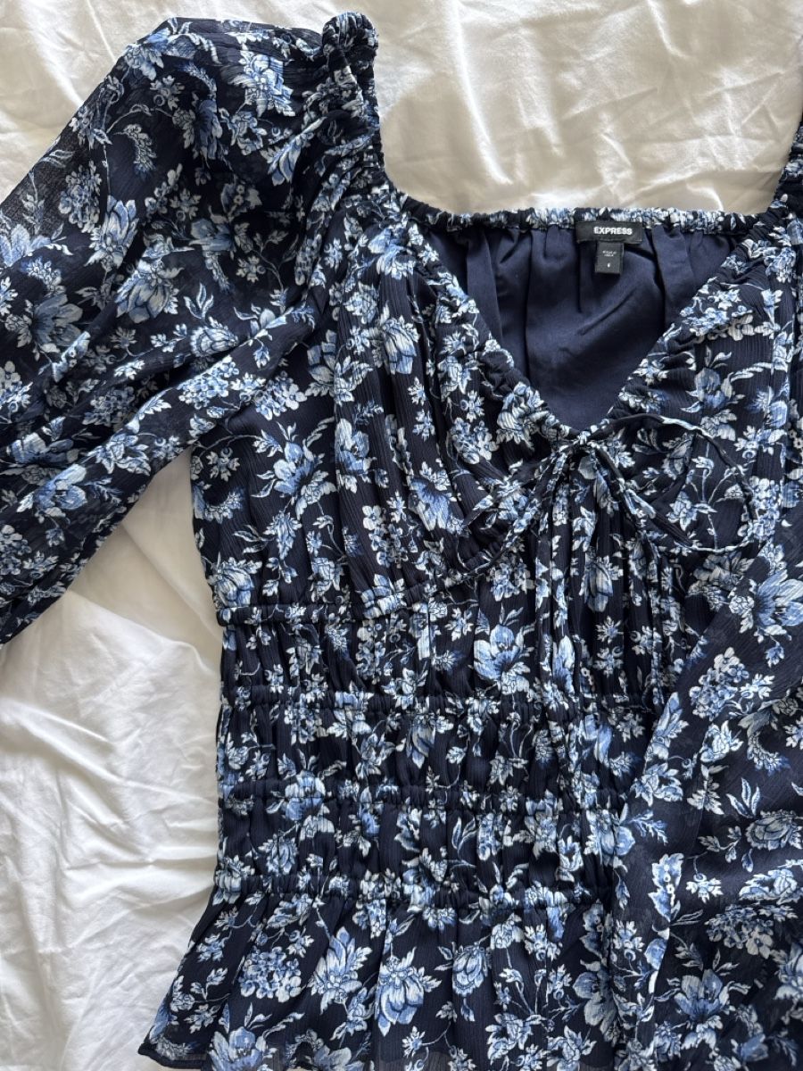 Camicette: EXPRESS Top blau/gemustert Gr. S – Usato da Zürich venduto da maleaaa 2