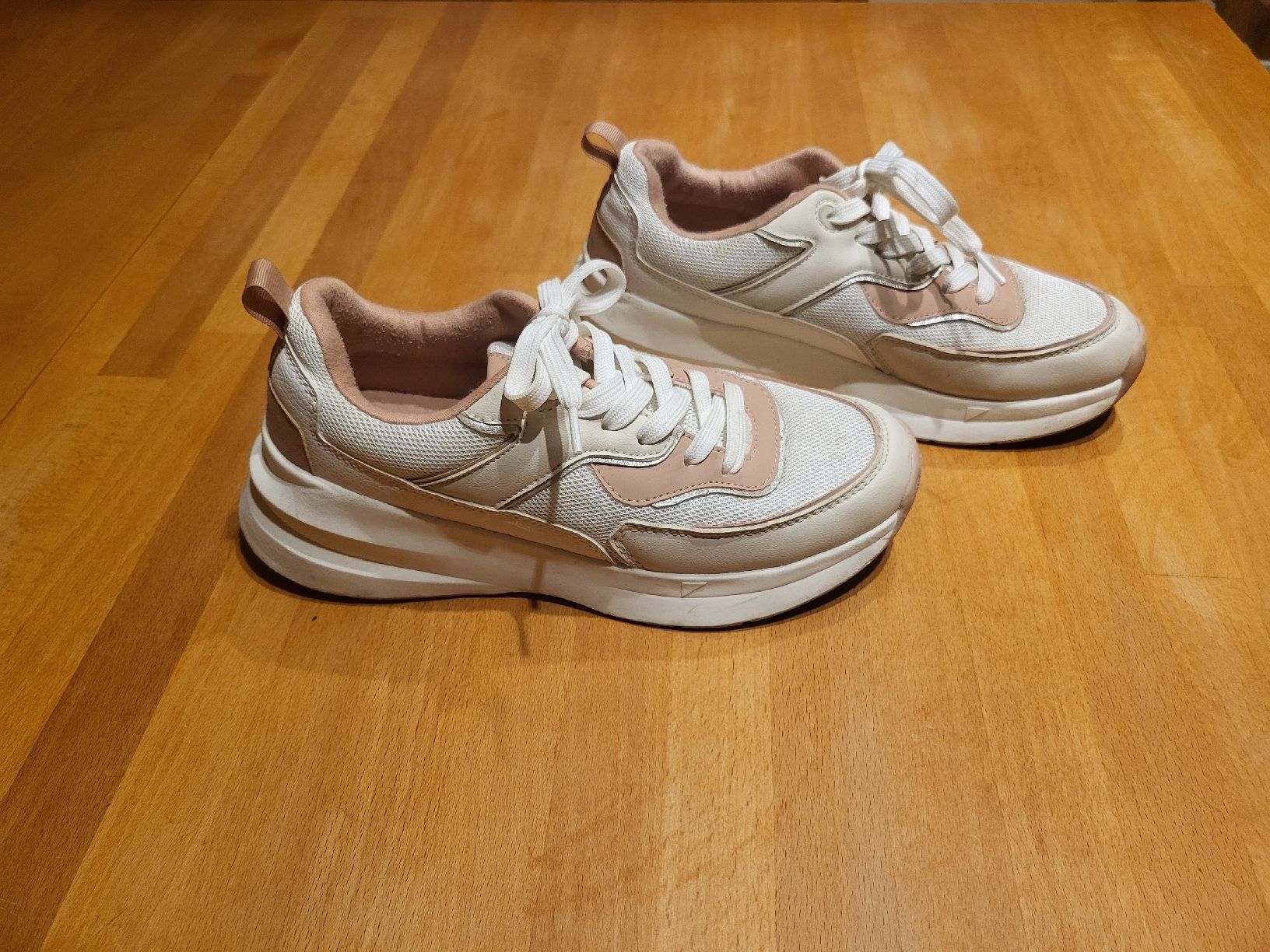 Stradivarius Scarpe da donna: Stradivarius Schuhe grösse 38 – Usato da Zunzgen venduto da tir_2gh6 1