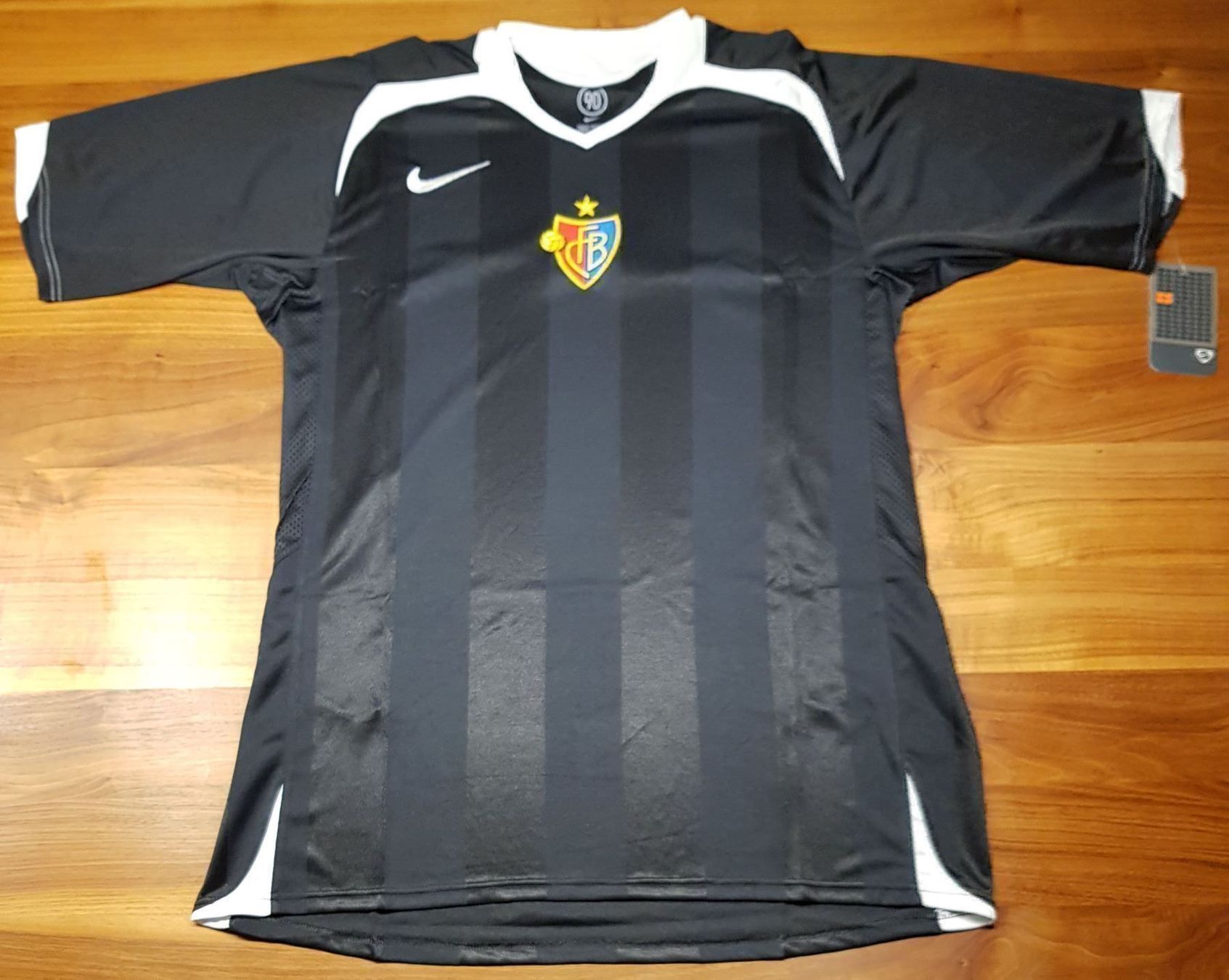 Nike Canottiere & Pantaloni: FC Basel Trikot 2005/2006 sehr selten – Nuovo (secondo la descrizione) da Emmenbrücke venduto da Herzog07 8
