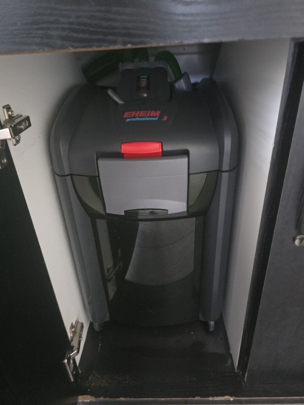 Acquari: Aquarium mit Unterschrank und Filter – Usato da Giswil venduto da cavalier04 3