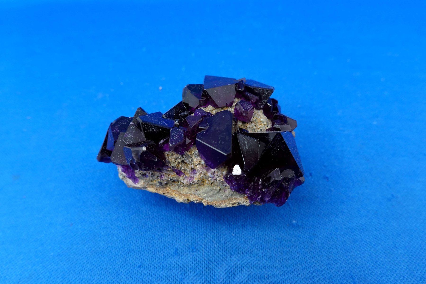 Minerali & Pietre curative: Kreuzit auf Matrix – Usato da Schinznach Bad venduto da Demerald 5
