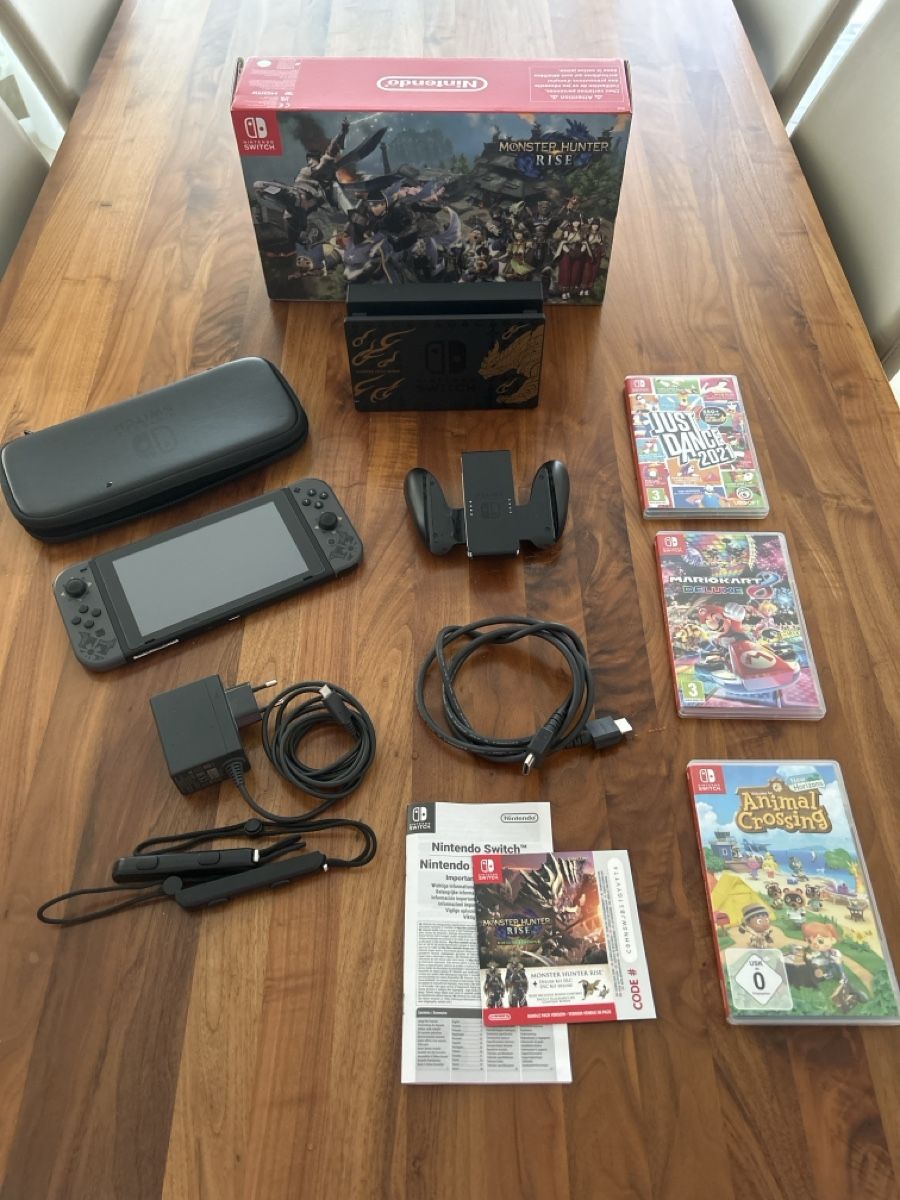 Nintendo Console: Nintendo Switch Monster Hunter Edition mit Spielen – Usato da Aarau Rohr venduto da Maui74