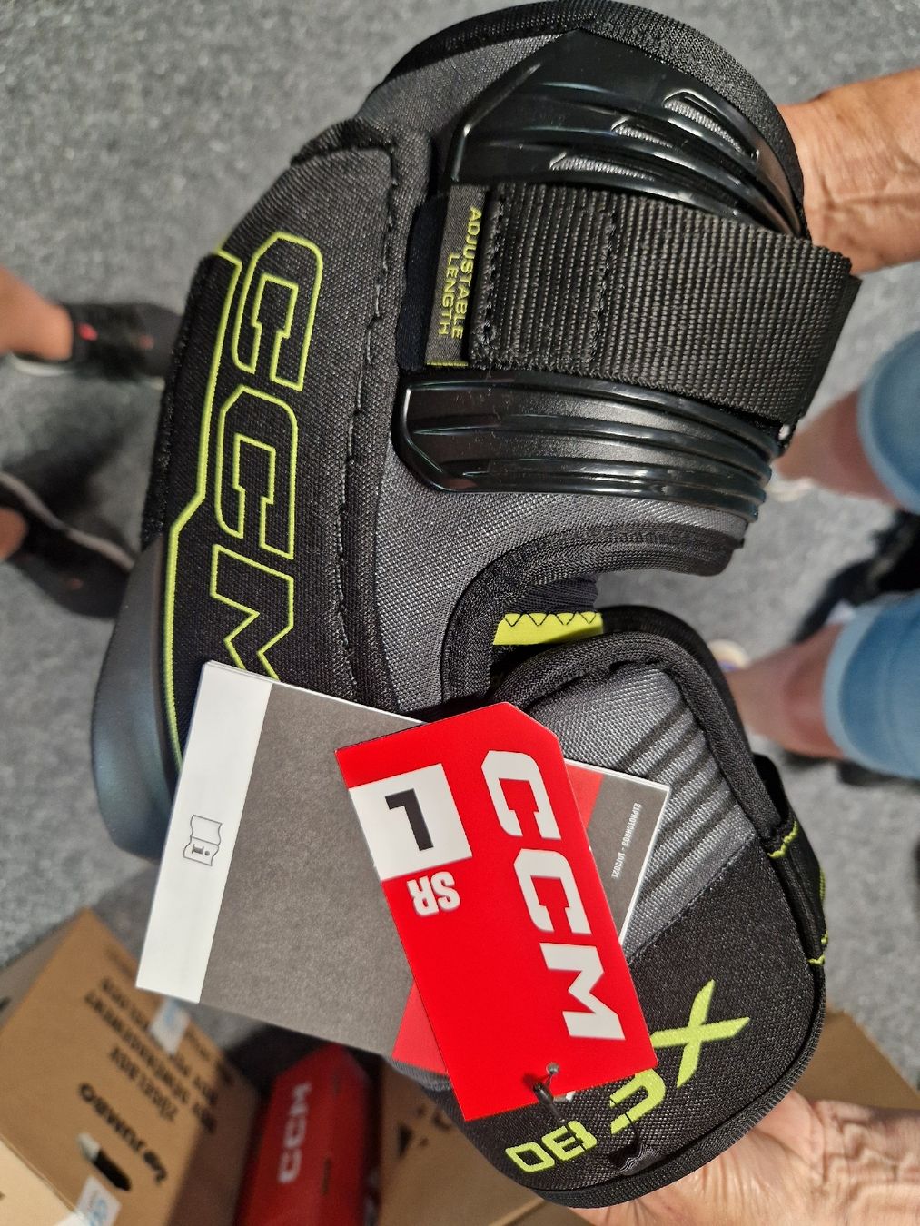 Ccm Protezioni & Imbottiture: CCM Ellbogenschoner XF80 SR, Grösse L neu – Nuovo e nell'imballaggio originale da Wilderswil venduto da Maro8381