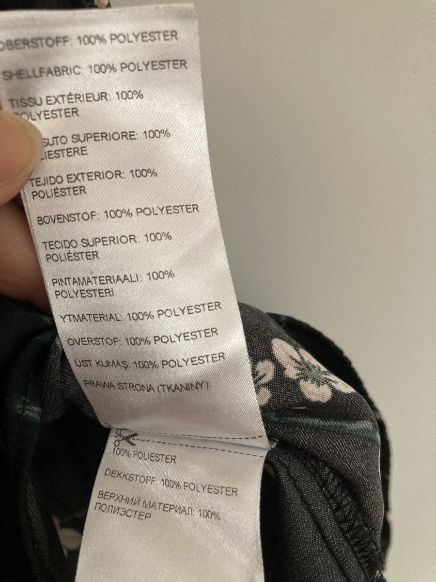 Mint & Berry Top: Mint & Berry Top, Schwarz, Blumenmuster, Gr. 36, Sommer – Nuovo (secondo la descrizione) da Schlieren venduto da cotopaxi06 4