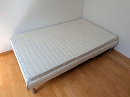 Bett 120 x 200 cm inkl. Lattenrost und Matraze